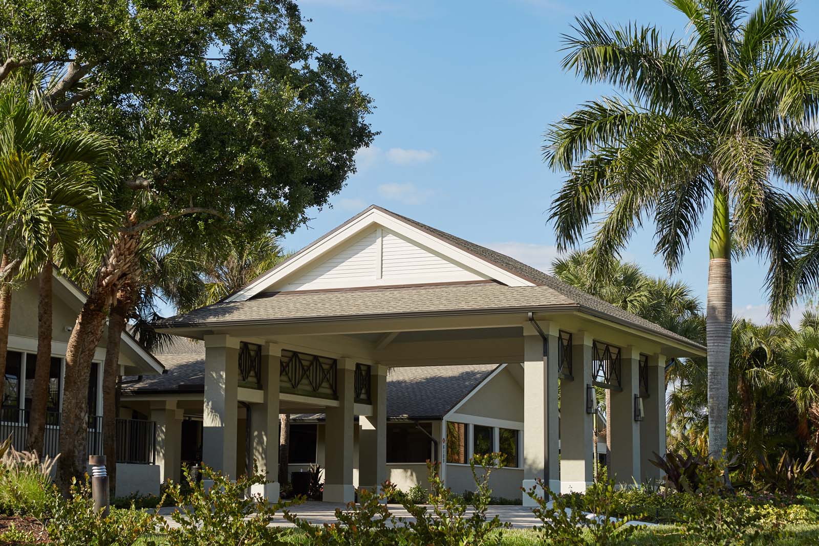Forest Country Club, Porte Cochere